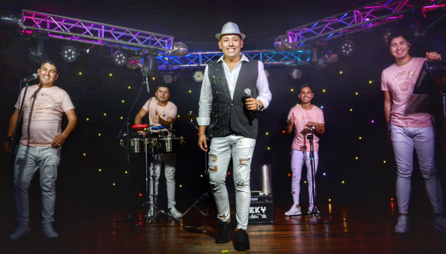 Juan Manuel “El Ángel Tropical” tira la casa por la ventana en San Luis